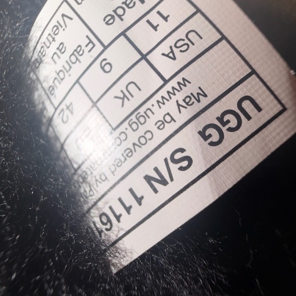 UGG Classic Ultra Mini Black Boots Women’s Size 11 NIB - Picture 6 of 9